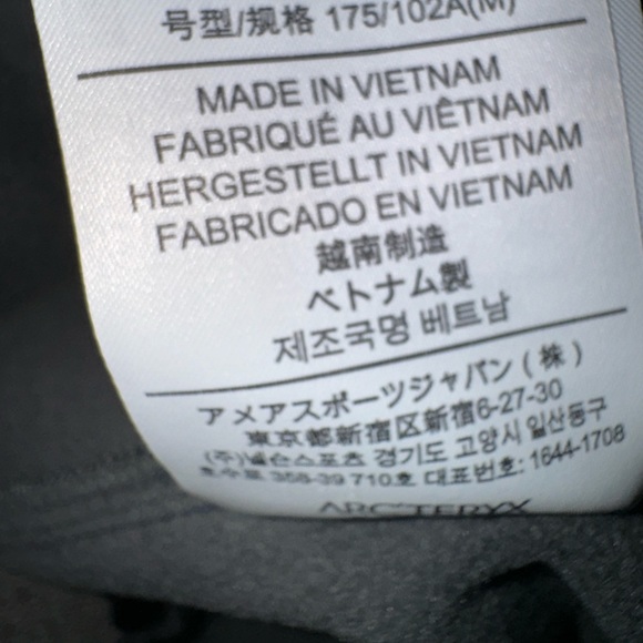 ARC’TERYX HAUL. Sizes are M,L for the pink jacket (women) - Picture 4 of 16